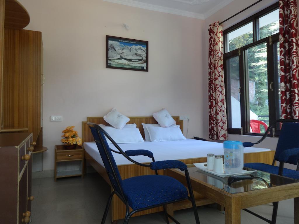 Hotel Kumar Residency Νταραμσάλα Δωμάτιο φωτογραφία